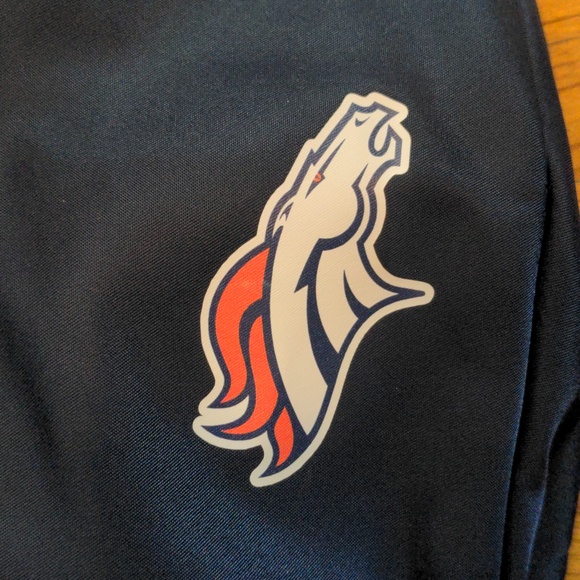 Lululemon NFL Denver Broncos Everywhere Belt Bag - Picture 2 of 9